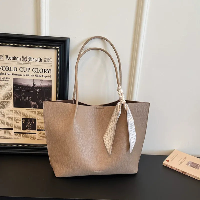 Nathilde Céleste Tote Bag